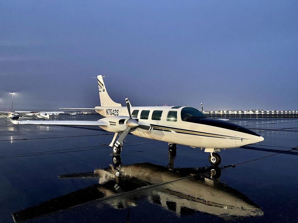 Atlantic City Piper Aerostar 600 Charter