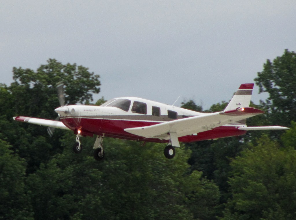Atlantic City Piper Saratoga PA-32R Charter